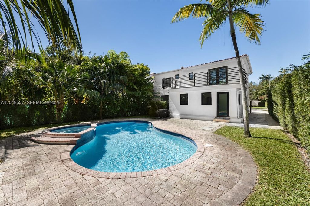 7111 SW 63rd Avenue, South Miami, FL 33143