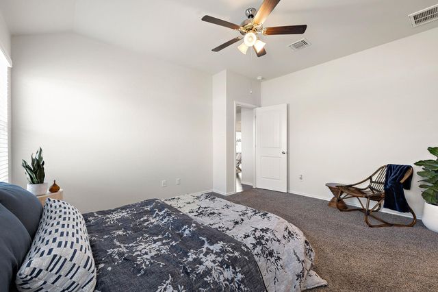 1944 T H Johnson DR, Taylor, TX 76574