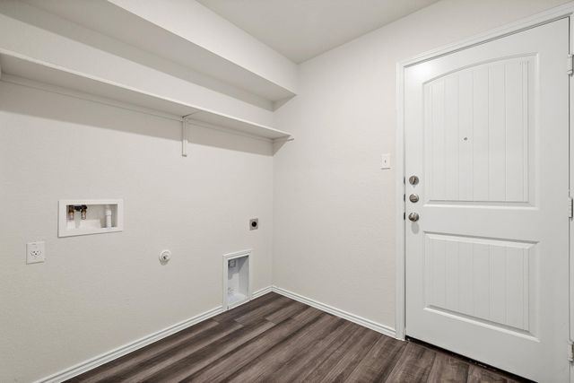 1944 T H Johnson DR, Taylor, TX 76574