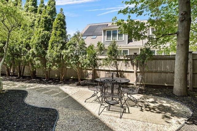 7 Sherman Place 7, Winchester, MA 01890