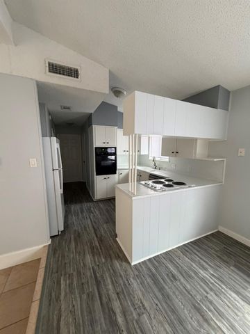 2107 Alta Vista Ave B, Austin, TX 78704