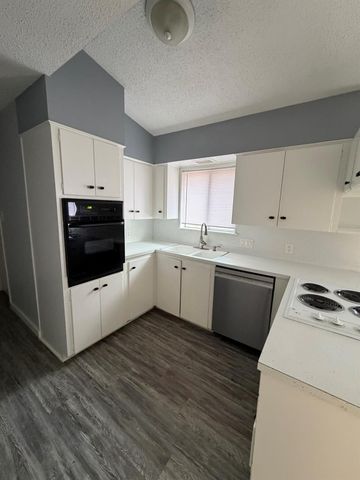 2107 Alta Vista Ave B, Austin, TX 78704