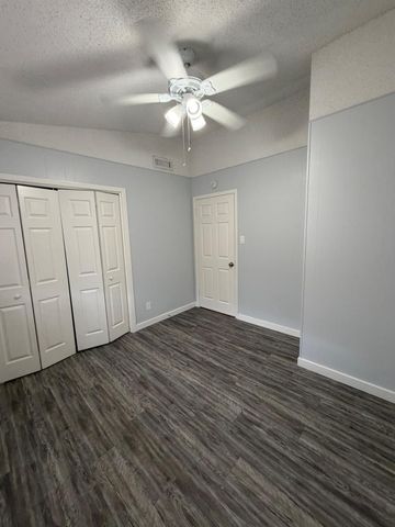 2107 Alta Vista Ave B, Austin, TX 78704
