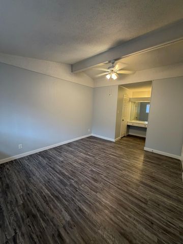 2107 Alta Vista Ave B, Austin, TX 78704