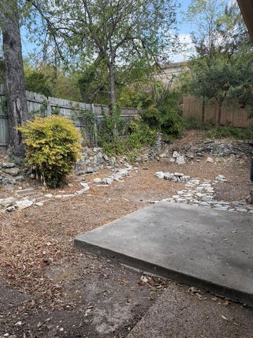 2107 Alta Vista Ave B, Austin, TX 78704
