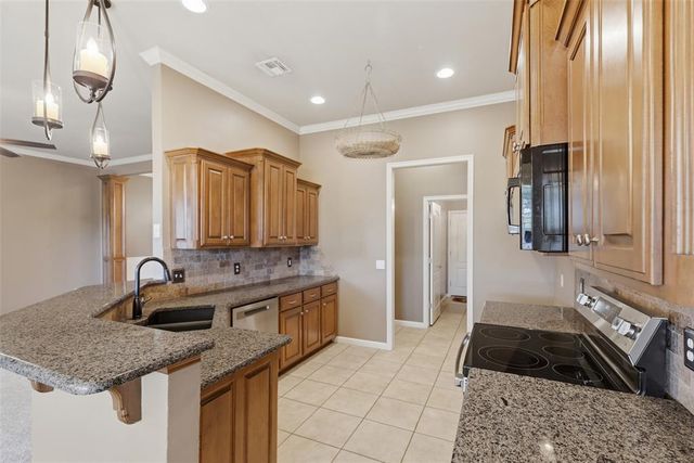 10716 NW 37th Street, Yukon, OK 73099