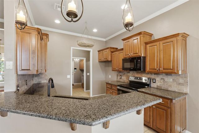 10716 NW 37th Street, Yukon, OK 73099