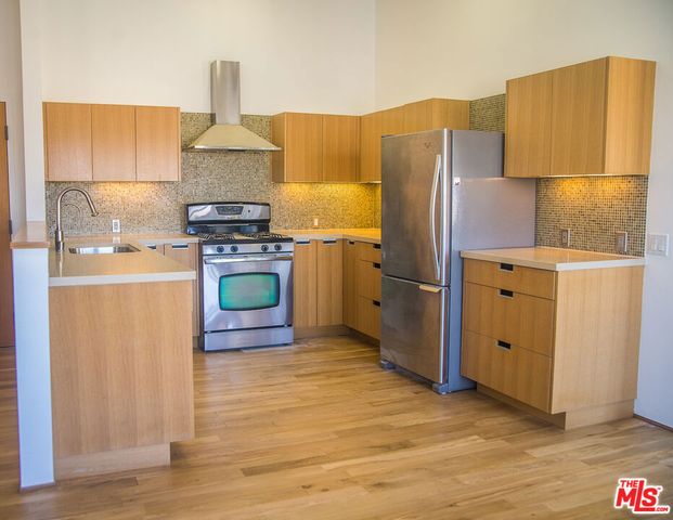 8 Brooks Avenue 12, Venice, CA 90291