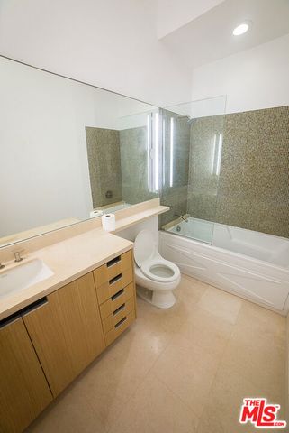 8 Brooks Avenue 12, Venice, CA 90291