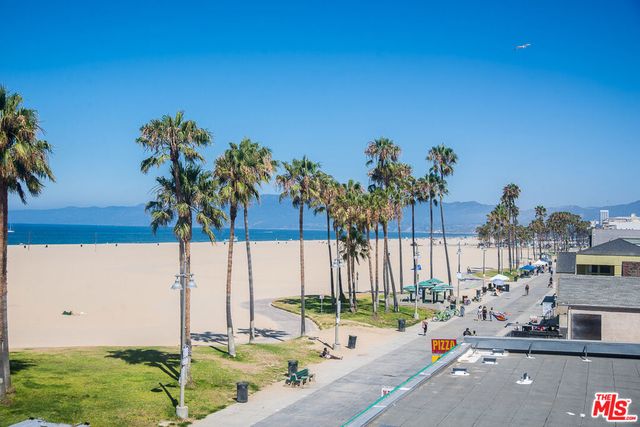 8 Brooks Avenue 12, Venice, CA 90291
