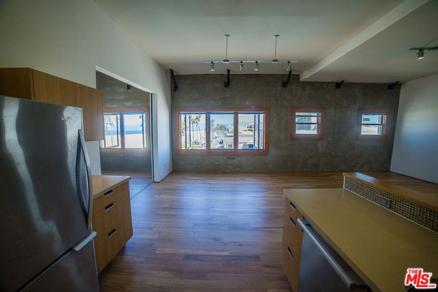 8 Brooks Avenue 12, Venice, CA 90291