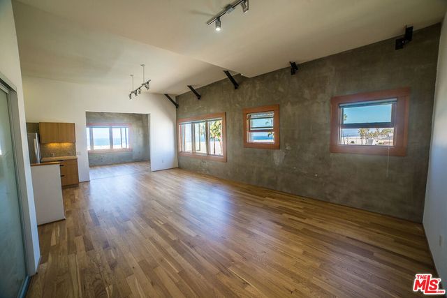 8 Brooks Avenue 12, Venice, CA 90291