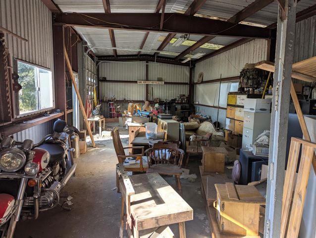 114 Wallisville Road, Liberty, TX 77575