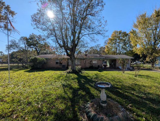 114 Wallisville Road, Liberty, TX 77575