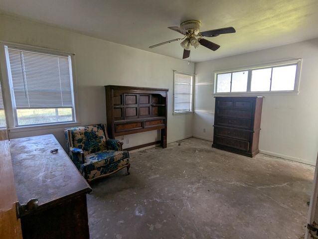 114 Wallisville Road, Liberty, TX 77575