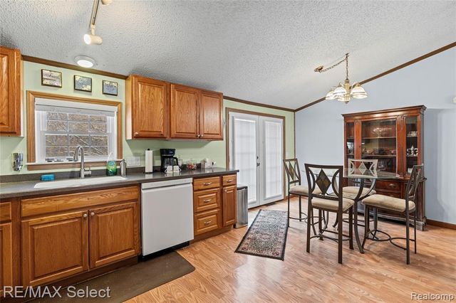 11061 Main Road, Fenton, MI 48430