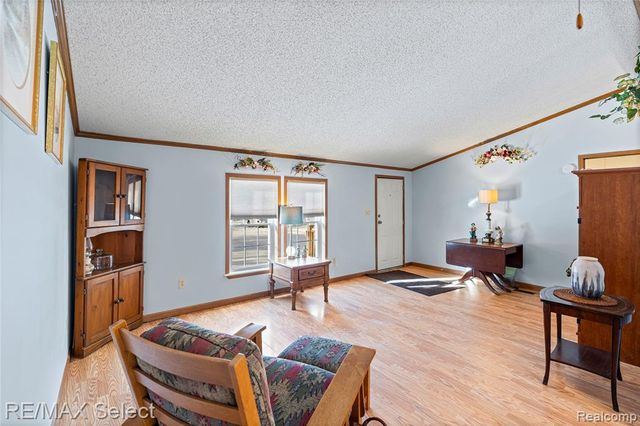 11061 Main Road, Fenton, MI 48430