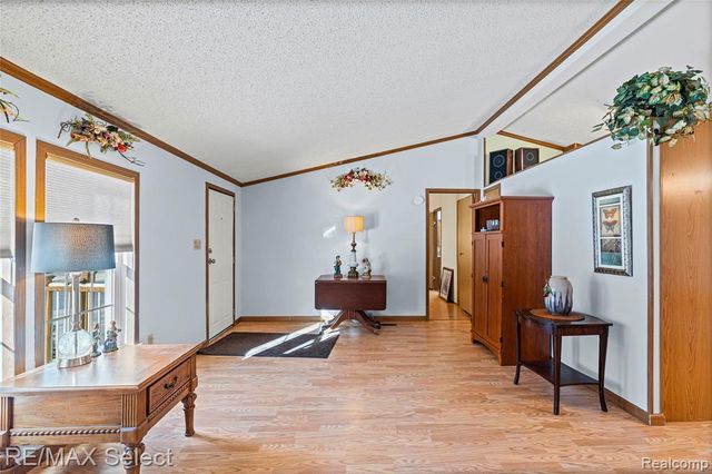 11061 Main Road, Fenton, MI 48430