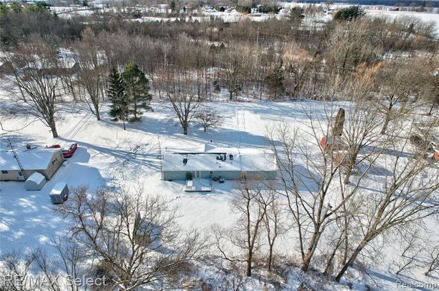 11061 Main Road, Fenton, MI 48430