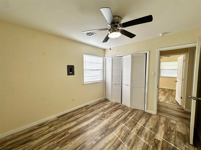 5421 NW Kinyon Ave, Lawton, OK 73505