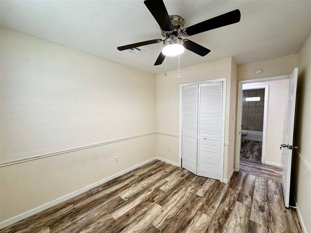 5421 NW Kinyon Ave, Lawton, OK 73505