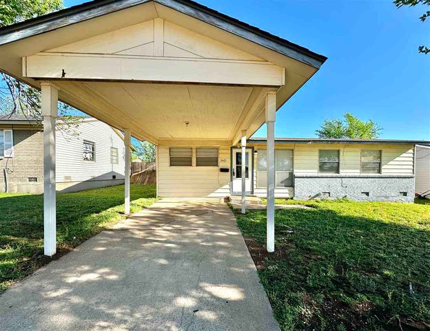 5421 NW Kinyon Ave, Lawton, OK 73505