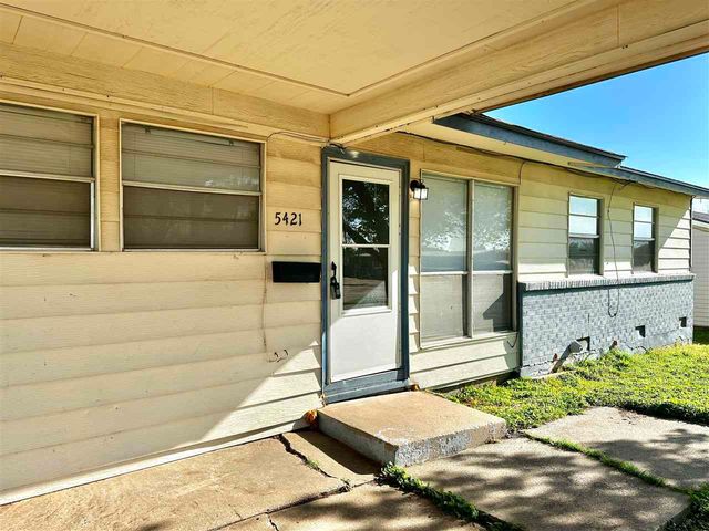 5421 NW Kinyon Ave, Lawton, OK 73505