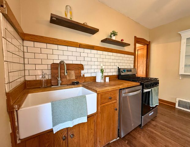 2719 Euclid Avenue, Berwyn, IL 60402