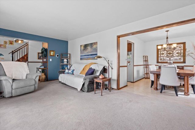 3710 S Pleasant View DRIVE, New Berlin, WI 53151