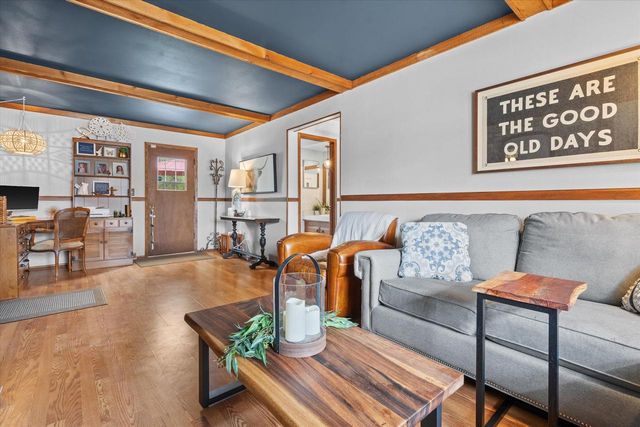 3710 S Pleasant View DRIVE, New Berlin, WI 53151