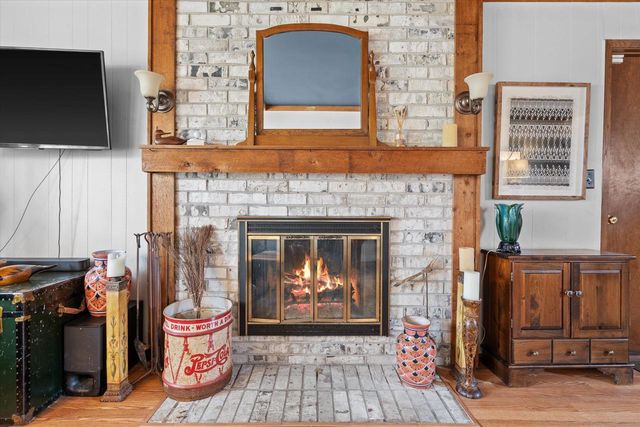 3710 S Pleasant View DRIVE, New Berlin, WI 53151