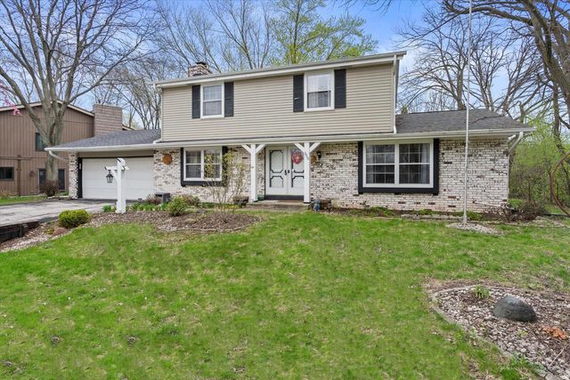 3710 S Pleasant View DRIVE, New Berlin, WI 53151