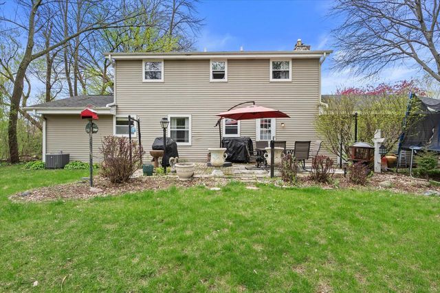 3710 S Pleasant View DRIVE, New Berlin, WI 53151