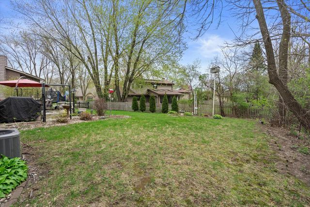 3710 S Pleasant View DRIVE, New Berlin, WI 53151