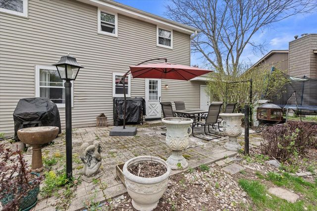 3710 S Pleasant View DRIVE, New Berlin, WI 53151
