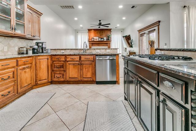 5832 Havenshire Lane, Edmond, OK 73034