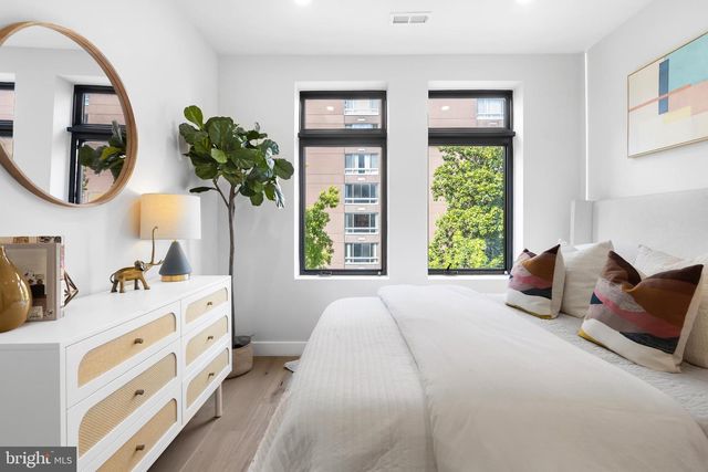 1208 M ST NW #52, Washington, DC 20005