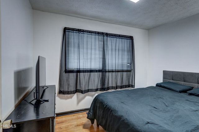 1511 East Holston Avenue, Johnson City, TN 37601