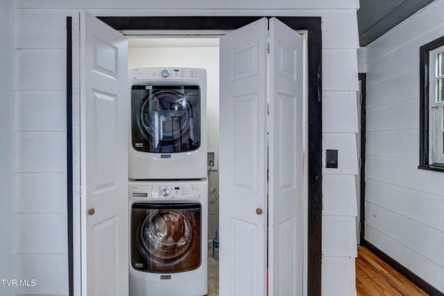 1511 East Holston Avenue, Johnson City, TN 37601