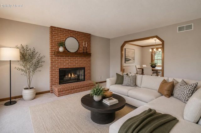 W284N4919 Roosevelts Quay, Pewaukee, WI 53072