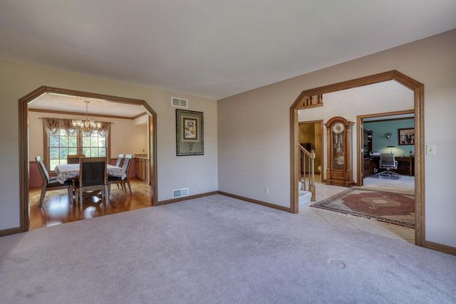 W284N4919 Roosevelts Quay, Pewaukee, WI 53072