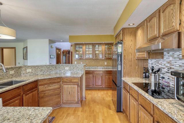 W284N4919 Roosevelts Quay, Pewaukee, WI 53072
