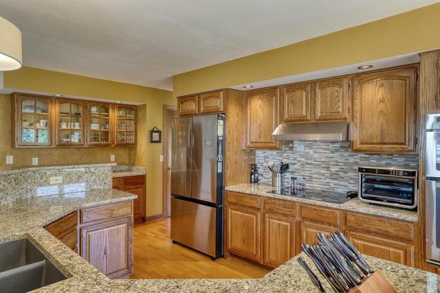 W284N4919 Roosevelts Quay, Pewaukee, WI 53072
