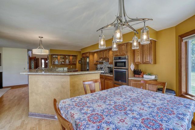 W284N4919 Roosevelts Quay, Pewaukee, WI 53072