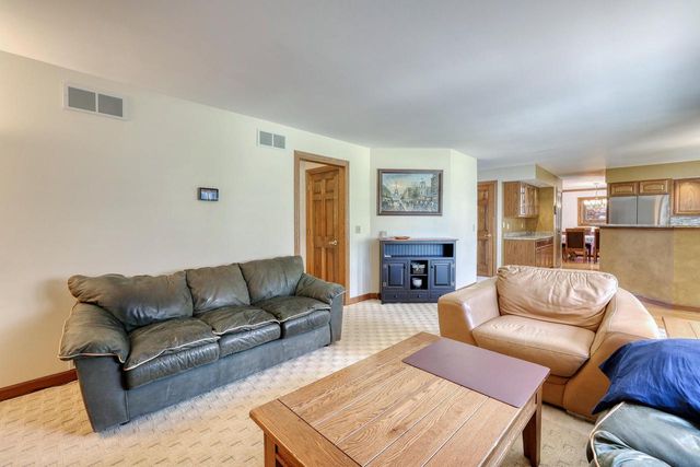 W284N4919 Roosevelts Quay, Pewaukee, WI 53072