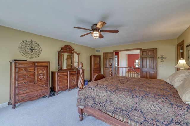 W284N4919 Roosevelts Quay, Pewaukee, WI 53072