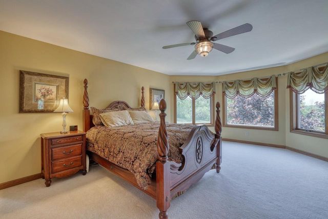 W284N4919 Roosevelts Quay, Pewaukee, WI 53072