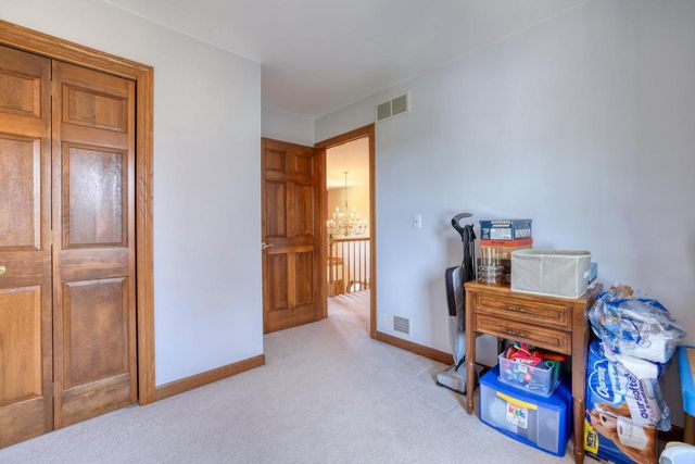 W284N4919 Roosevelts Quay, Pewaukee, WI 53072