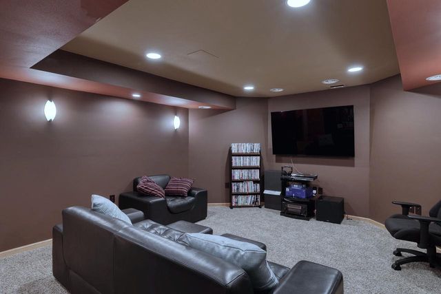 W284N4919 Roosevelts Quay, Pewaukee, WI 53072