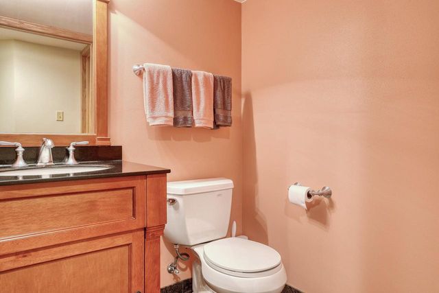 W284N4919 Roosevelts Quay, Pewaukee, WI 53072
